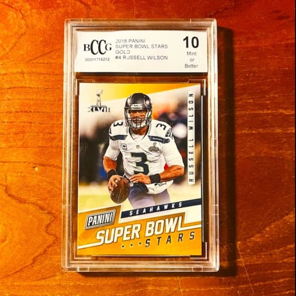 2018 Panini Super Bowl Stars Gold Russell Wilson Graded Football Card - Picture 1 of 3